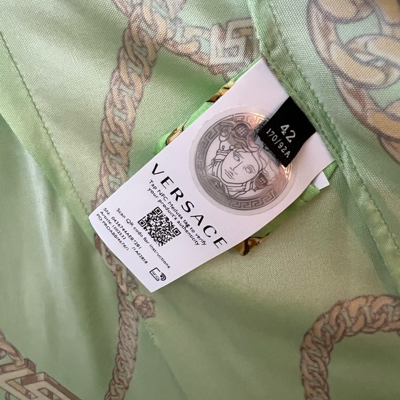 Chain print button down jersey print in neon greengold - Picture 2 of 5